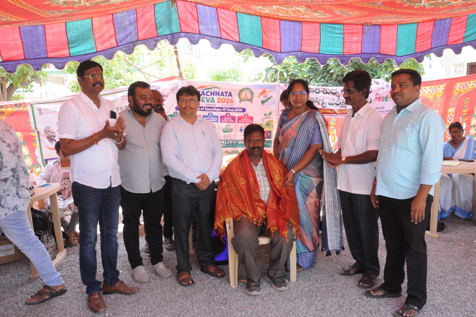 పారిశుధ్య నిర్వహణలో చొరవ చూపిన కంది హనుమాన్ ప్రసాద్‌కు ఘన సన్మానం
