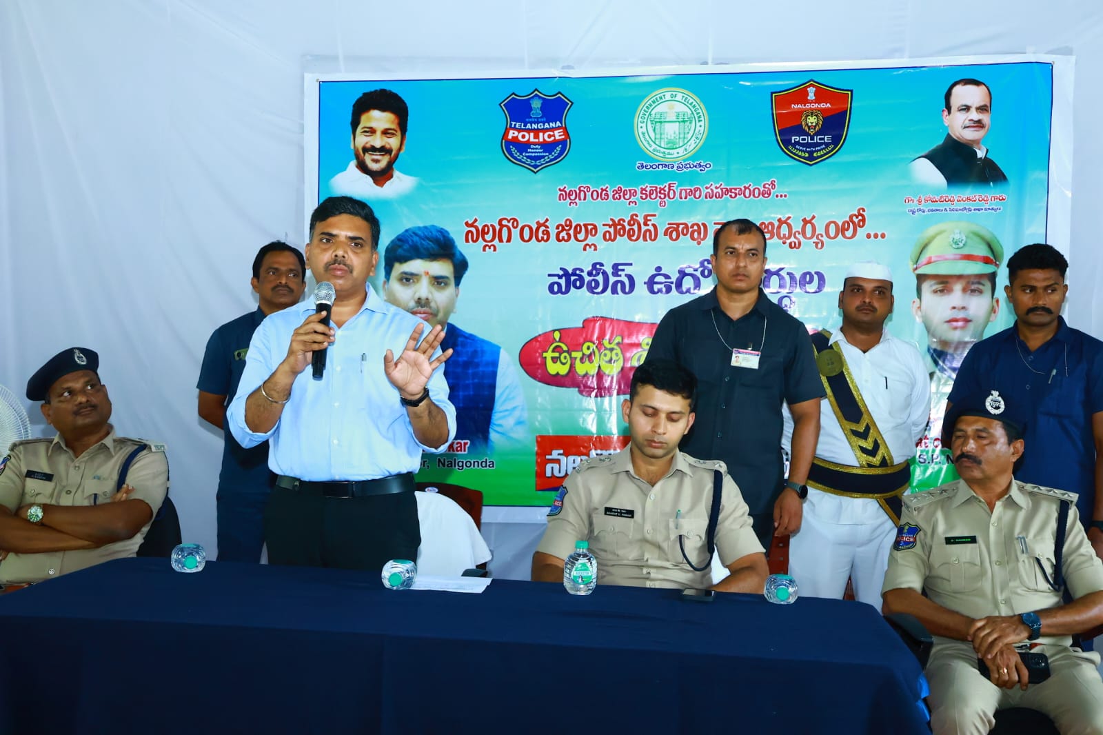ఎస్‌ఐ, కానిస్టేబుల్‌ కొలువులే లక్ష్యంగా ముందడుగు  ఉచిత శిక్షణను సద్వినియోగం చేసుకుని లక్ష్యాన్ని చేరాలి.. క్రమశిక్షణ, పట్టుదలతో సాధన చేయాలి: కలెక్టర్‌ బి.చంద్రశేఖర్‌, ఎస్పీ శరత్‌చంద్ర పవార్‌