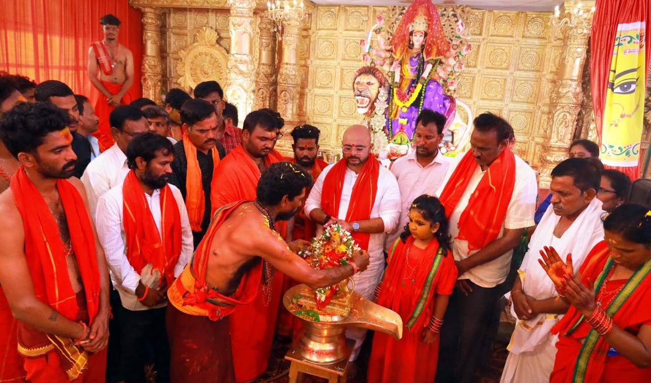 ఘనంగా దుర్గామాత అభిషేకం ముఖ్య అతిథిగా పాల్గొన్న డా. నాగం వర్షిత్ రెడ్డి